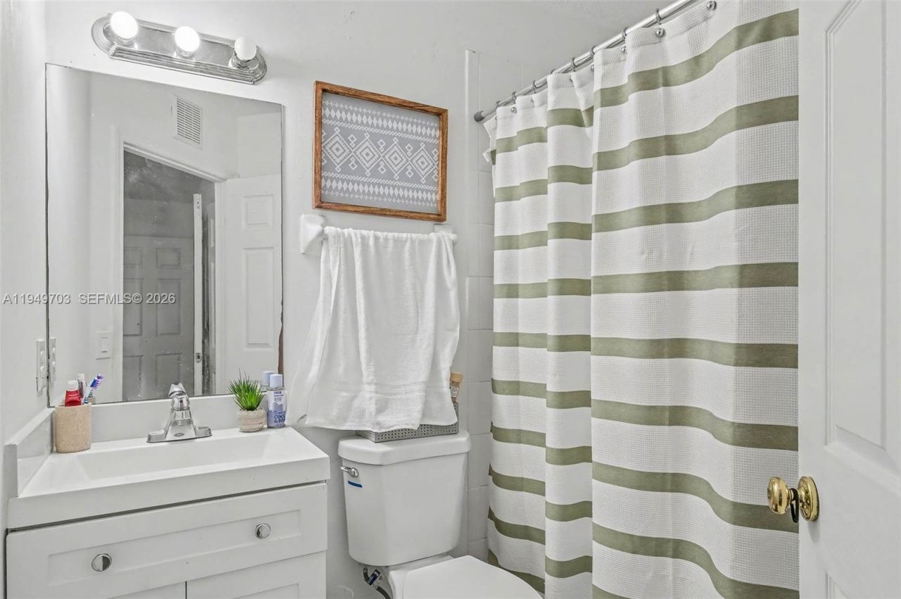 5719 NW 114th Ct, Unit 105, Doral, FL 33178 Photo