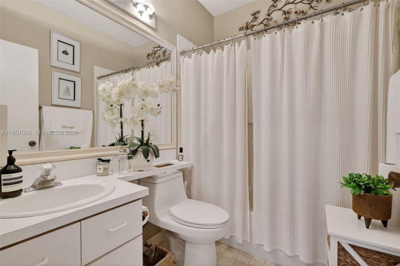 15505 N Miami Lakeway N, Unit 201, Miami Lakes, FL 33014 Photo