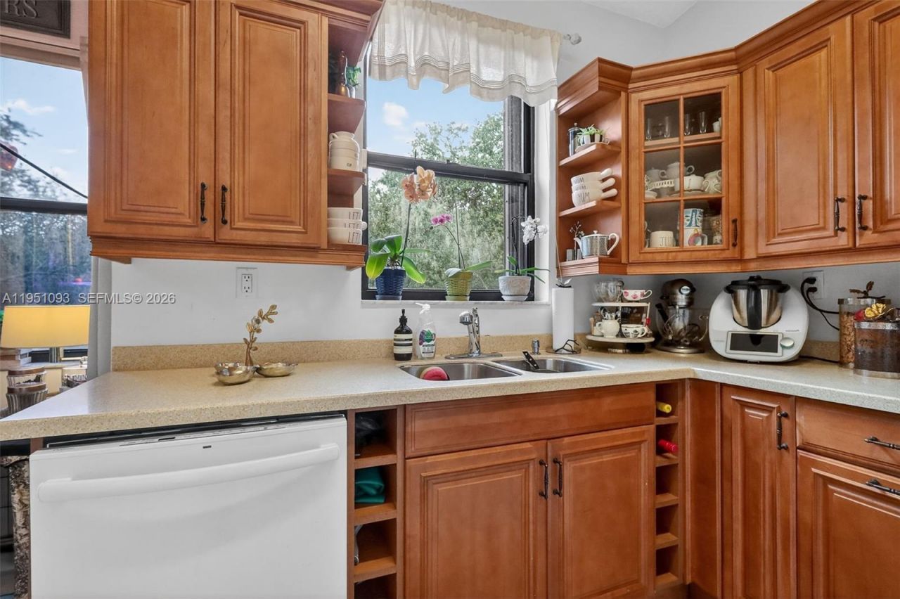 15505 N Miami Lakeway N, Unit 201, Miami Lakes, FL 33014 Photo