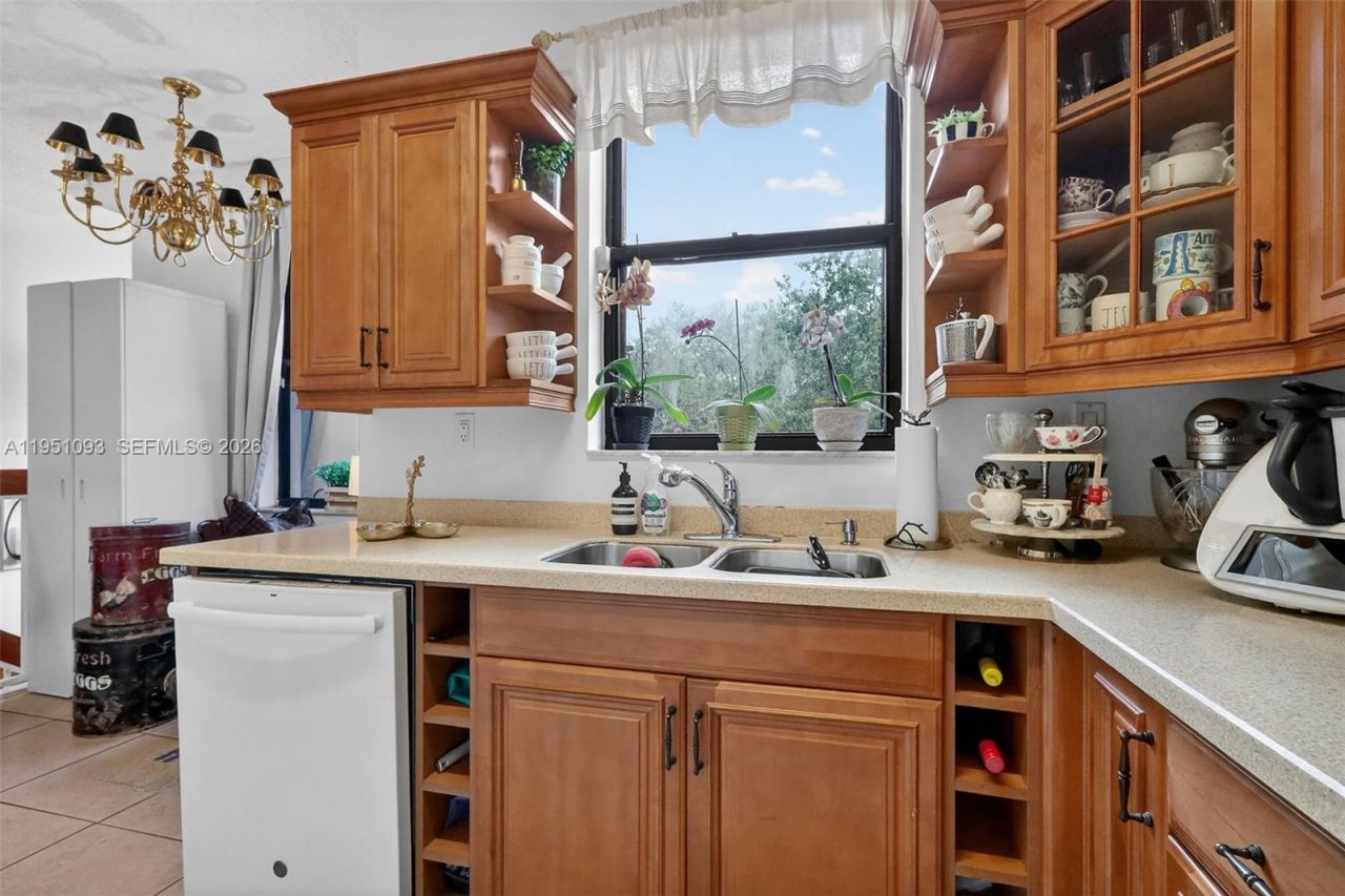 15505 N Miami Lakeway N, Unit 201, Miami Lakes, FL 33014 Photo