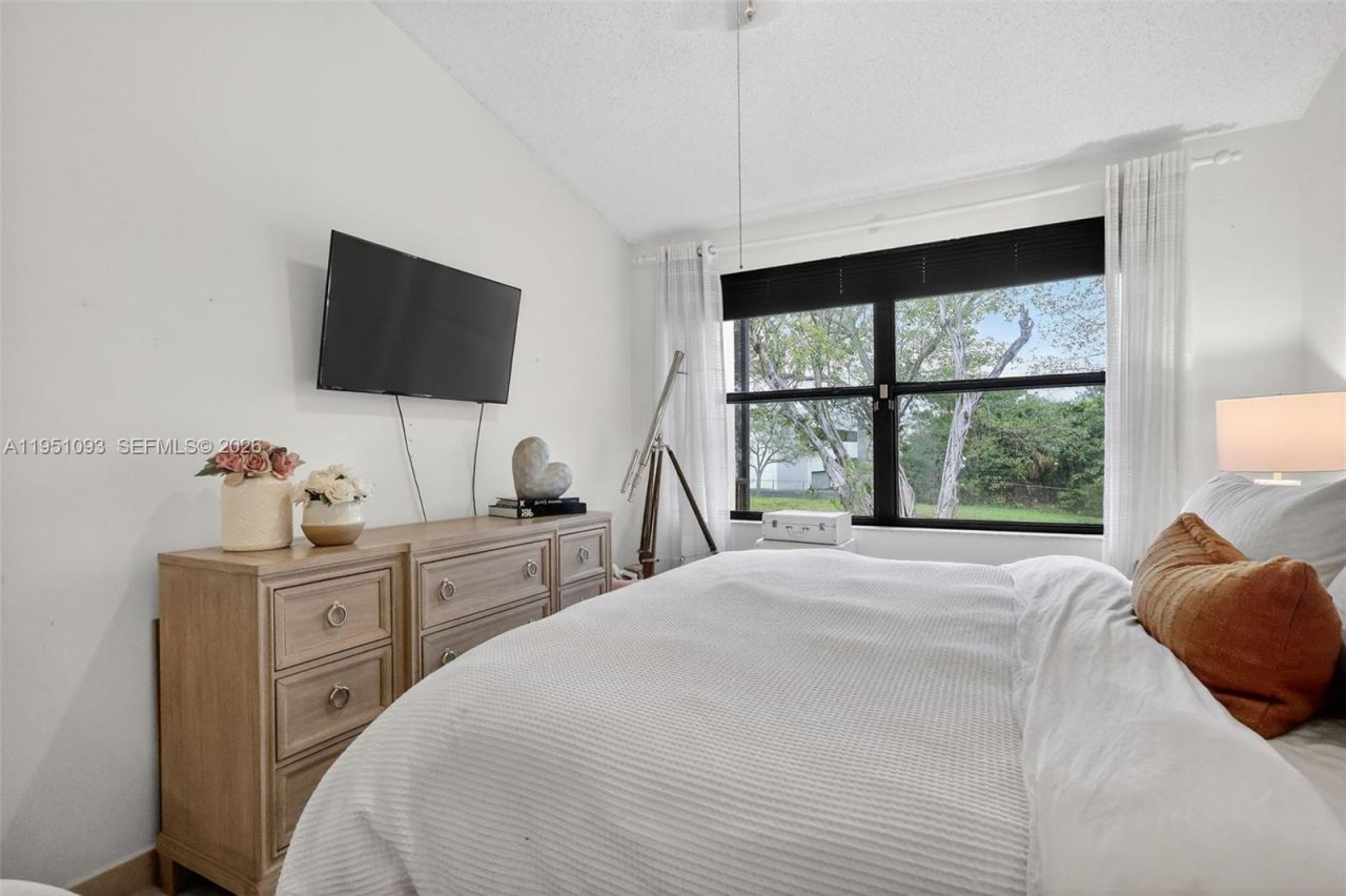 15505 N Miami Lakeway N, Unit 201, Miami Lakes, FL 33014 Photo