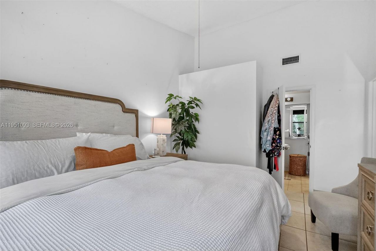 15505 N Miami Lakeway N, Unit 201, Miami Lakes, FL 33014 Photo