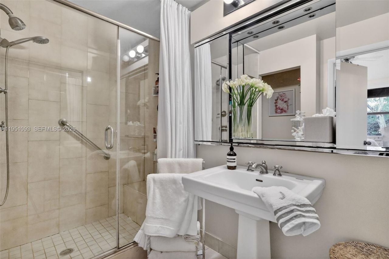 15505 N Miami Lakeway N, Unit 201, Miami Lakes, FL 33014 Photo