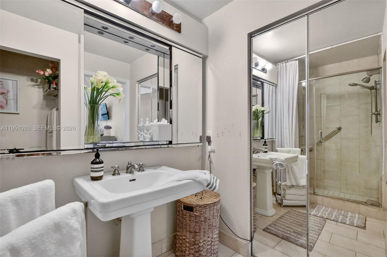 15505 N Miami Lakeway N, Unit 201, Miami Lakes, FL 33014 Photo