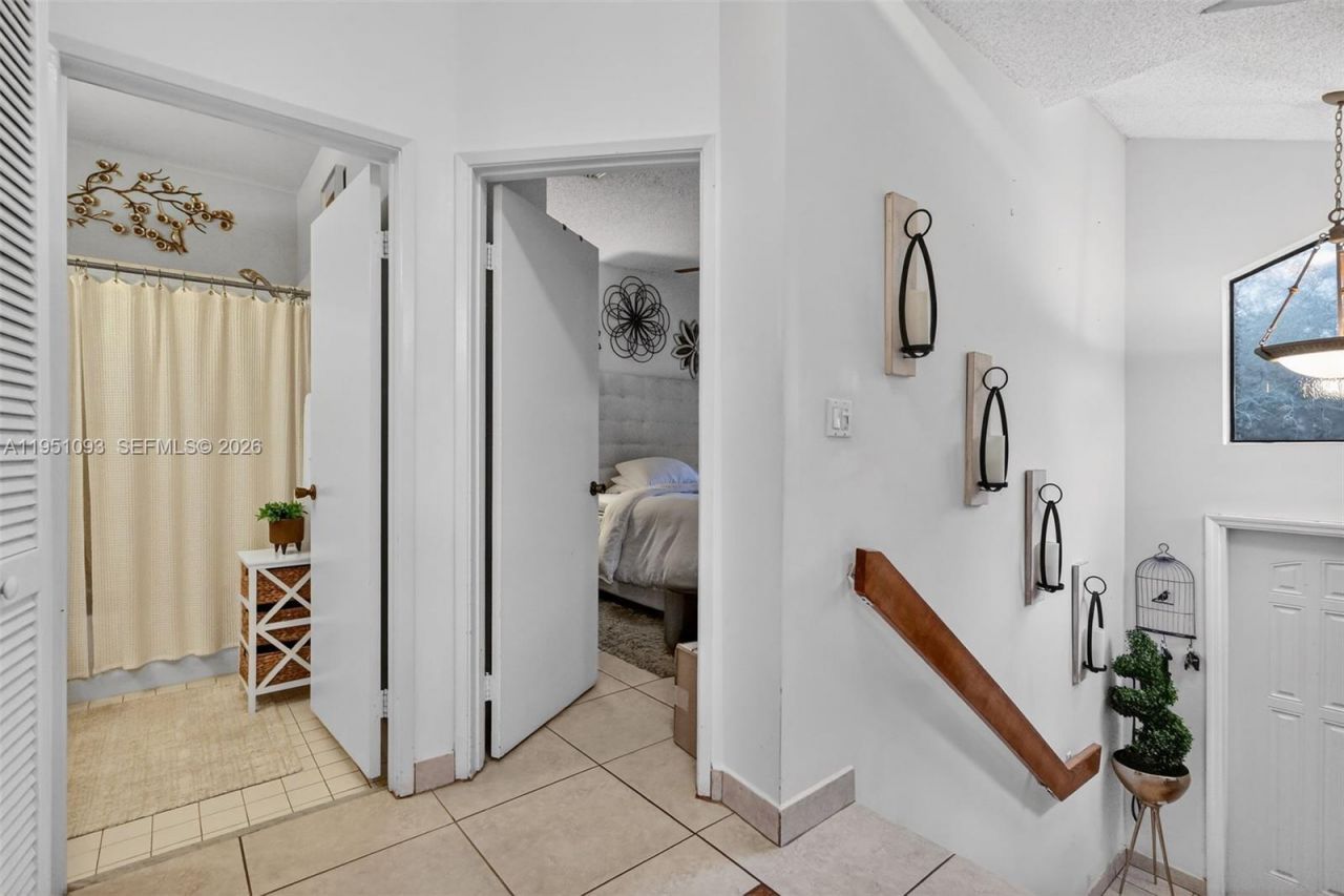 15505 N Miami Lakeway N, Unit 201, Miami Lakes, FL 33014 Photo