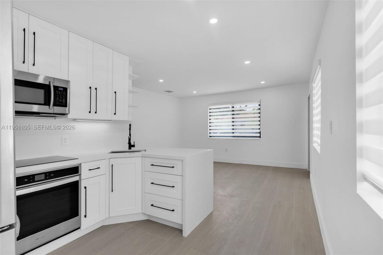 1293 SW 22nd Avenue, Miami, FL 33135 Photo