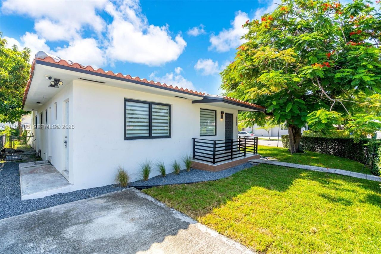1293 SW 22nd Avenue, Miami, FL 33135 Photo