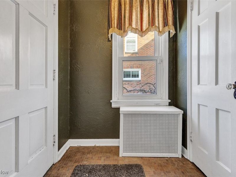 2317 Canterbury Road, Cleveland, OH 44118 Photo 2