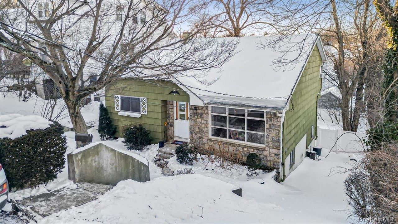 72 Park Ave Terrace, Yonkers, NY 10703 Main Photo