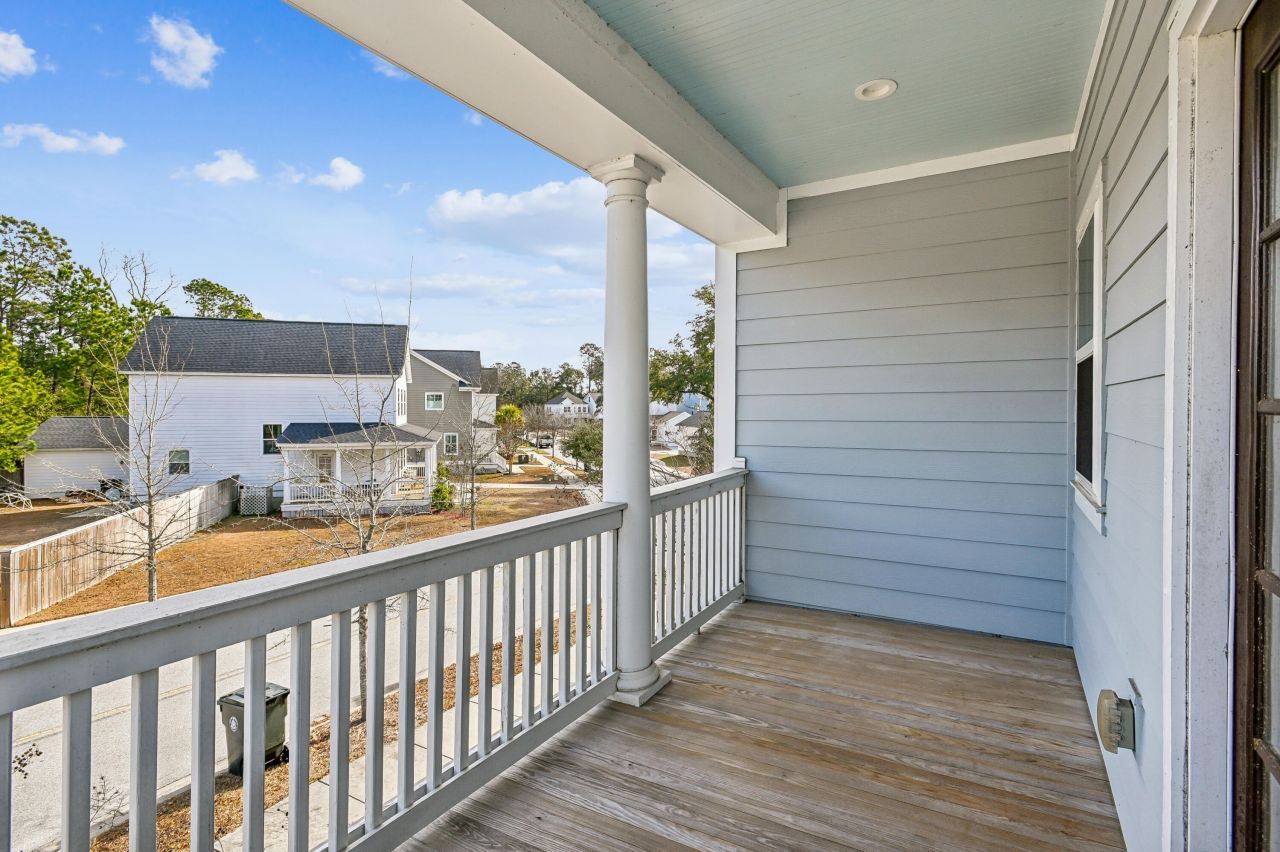 1009 Oak Bluff Avenue Photo 4