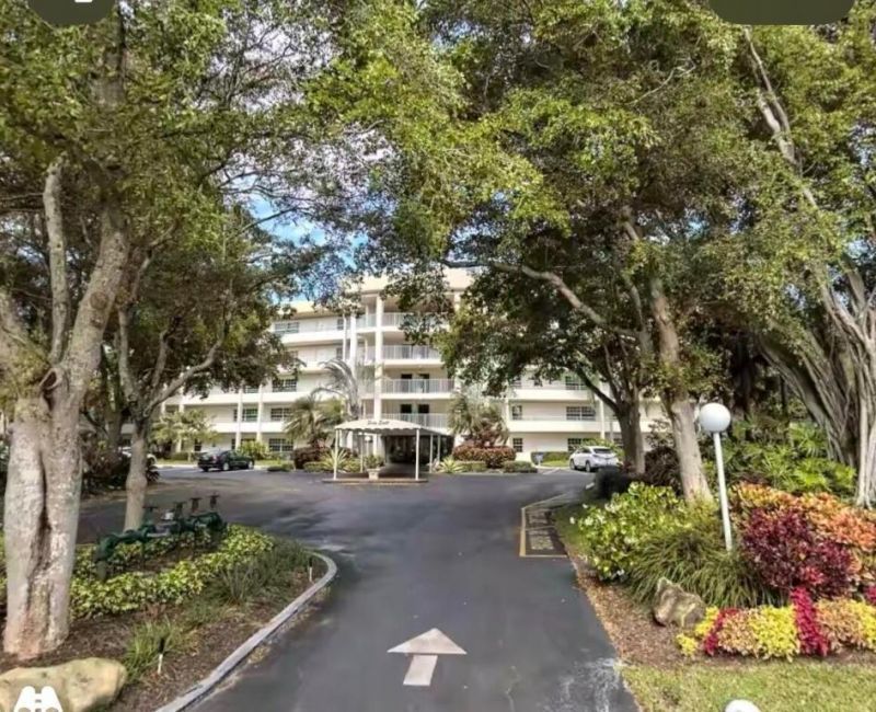 545 Oaks Lane, Unit 201, Pompano Beach, FL 33069 Photo