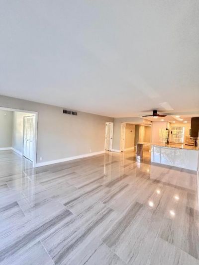 545 Oaks Lane, Unit 201, Pompano Beach, FL 33069 Photo