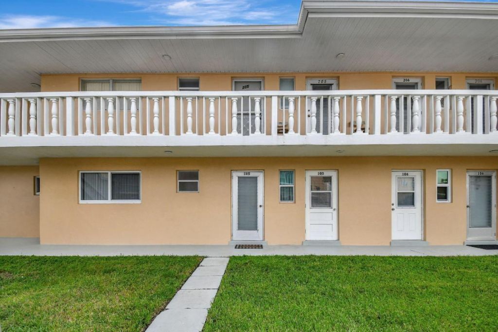 2121 NE 1st Court, Unit 105, Boynton Beach, FL 33435 Photo
