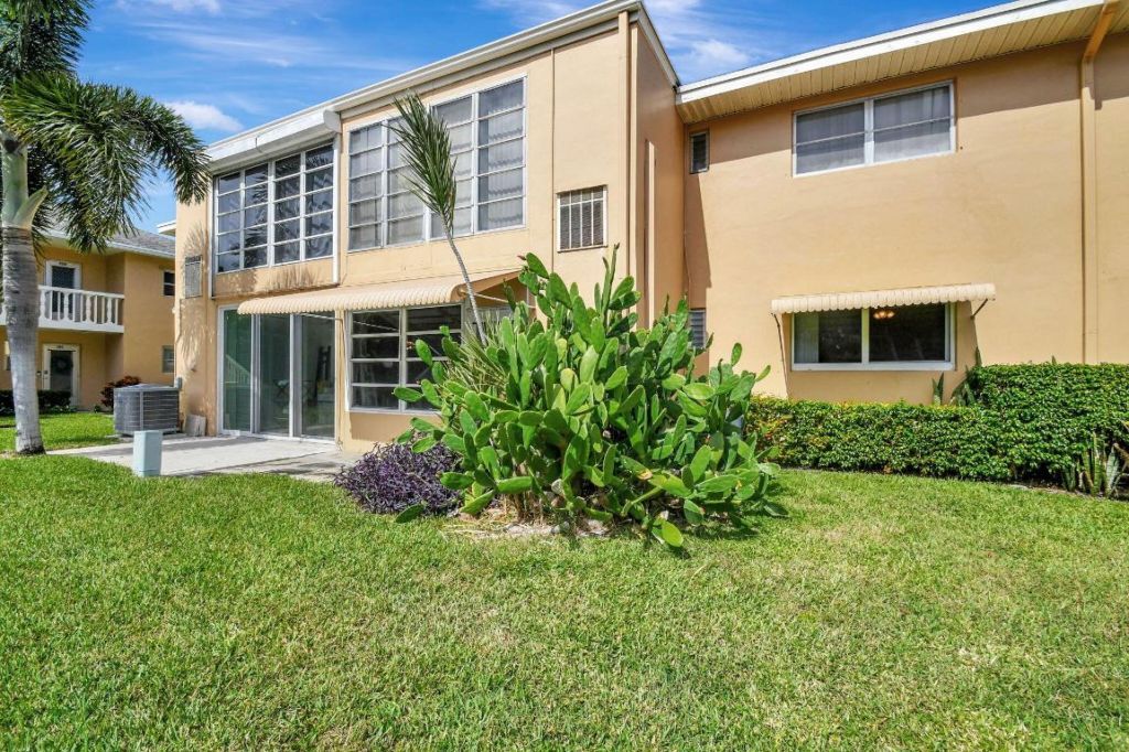 2121 NE 1st Court, Unit 105, Boynton Beach, FL 33435 Photo