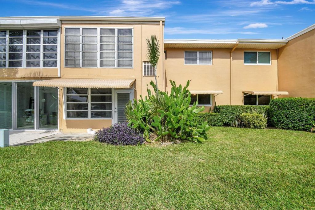 2121 NE 1st Court, Unit 105, Boynton Beach, FL 33435 Photo