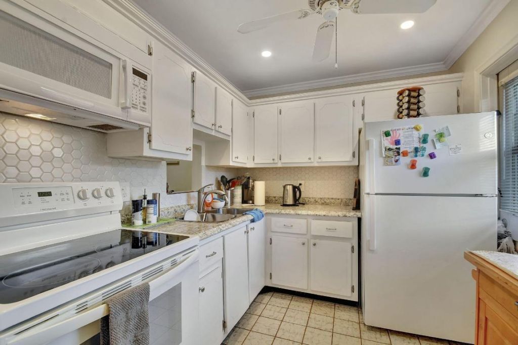 2121 NE 1st Court, Unit 105, Boynton Beach, FL 33435 Photo