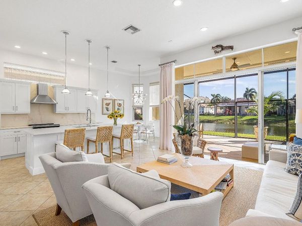 9666 Via Elegante, Wellington, FL 33411