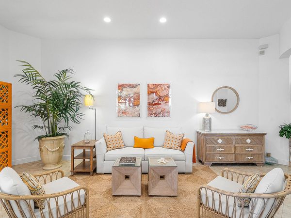 9666 Via Elegante, Wellington, FL 33411