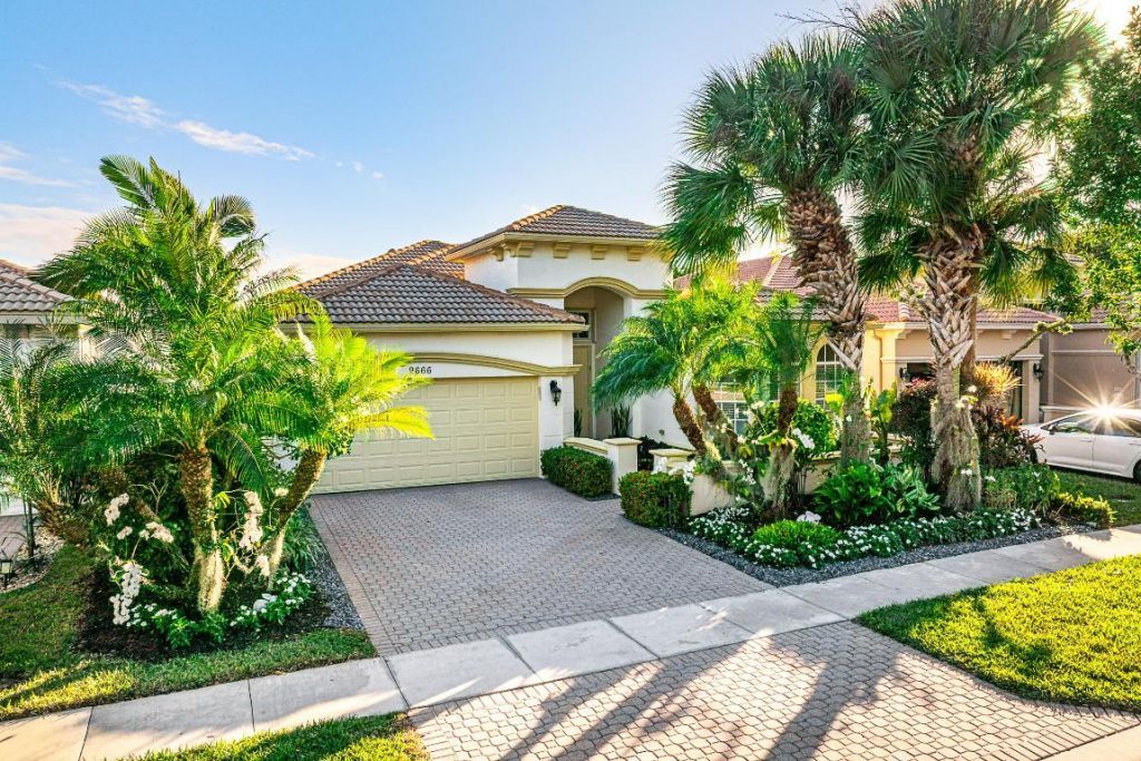 9666 Via Elegante, Wellington, FL 33411 Photo