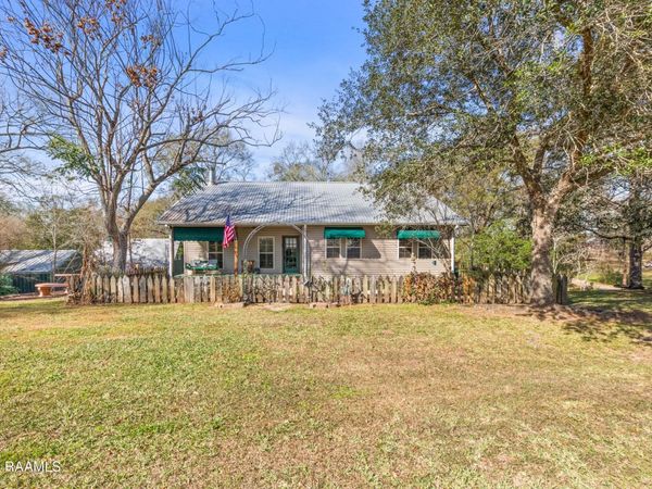 86 Hidden Hills Lake Road, Arnaudville, LA 70512