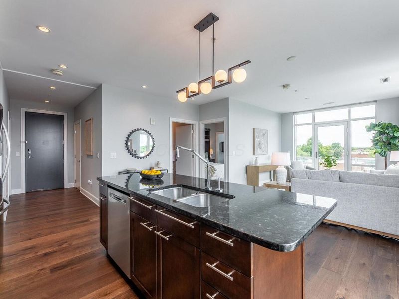 1145 N High Street, Unit 404, Columbus, OH 43201 Photo 4