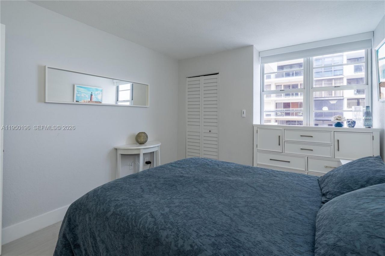 5701 Collins Ave, Unit 1417, Miami Beach, FL 33140 Photo