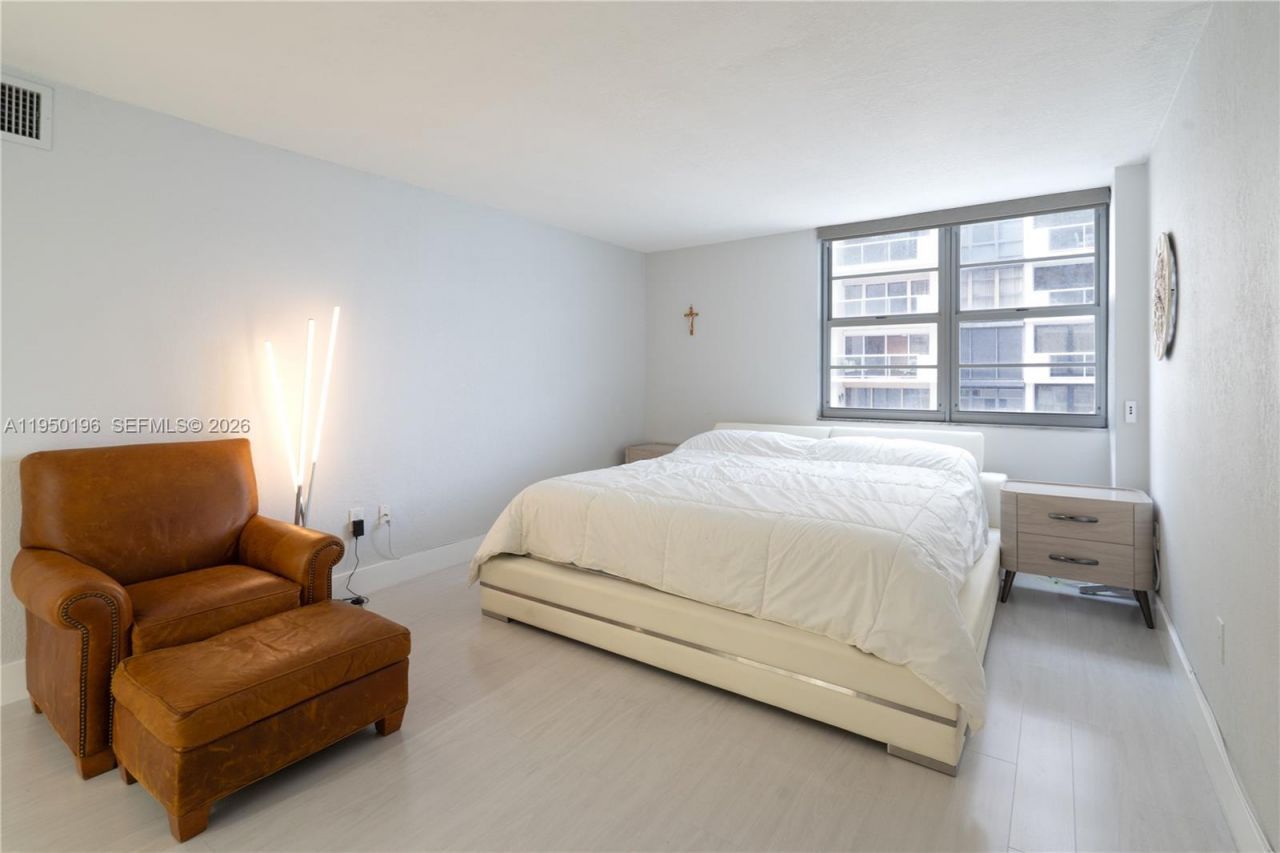 5701 Collins Ave, Unit 1417, Miami Beach, FL 33140 Photo