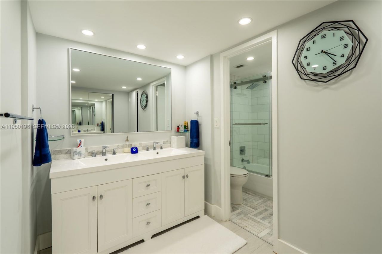 5701 Collins Ave, Unit 1417, Miami Beach, FL 33140 Photo