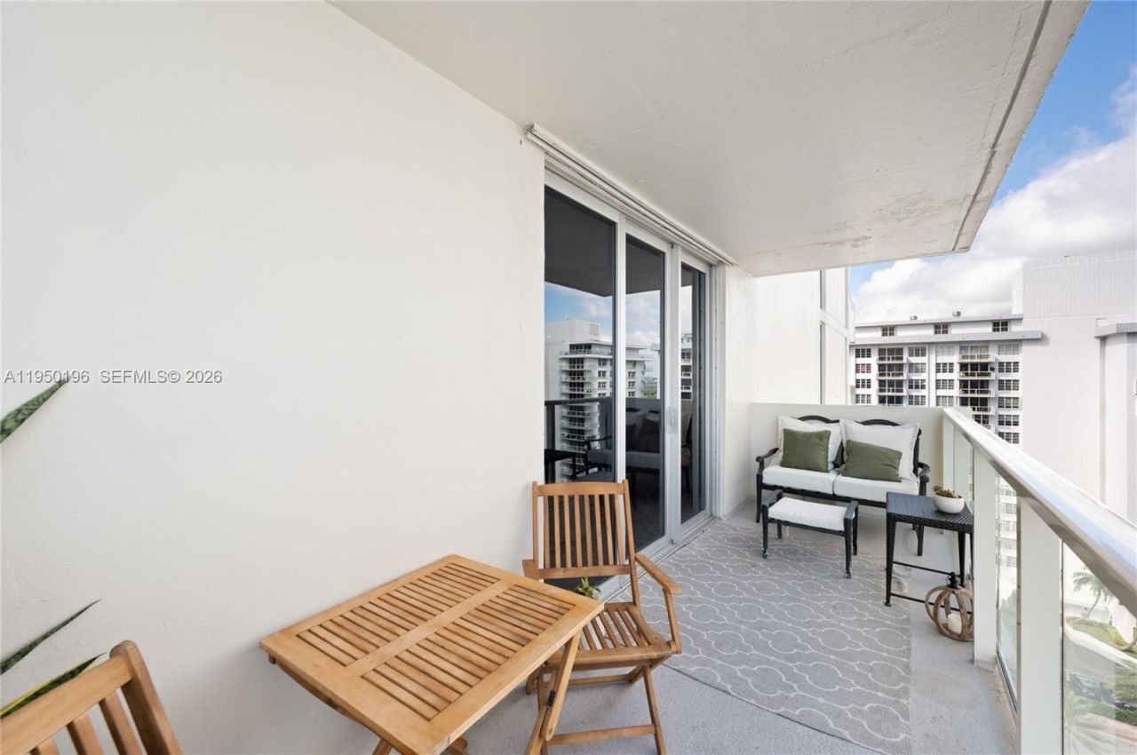 5701 Collins Ave, Unit 1417, Miami Beach, FL 33140 Photo