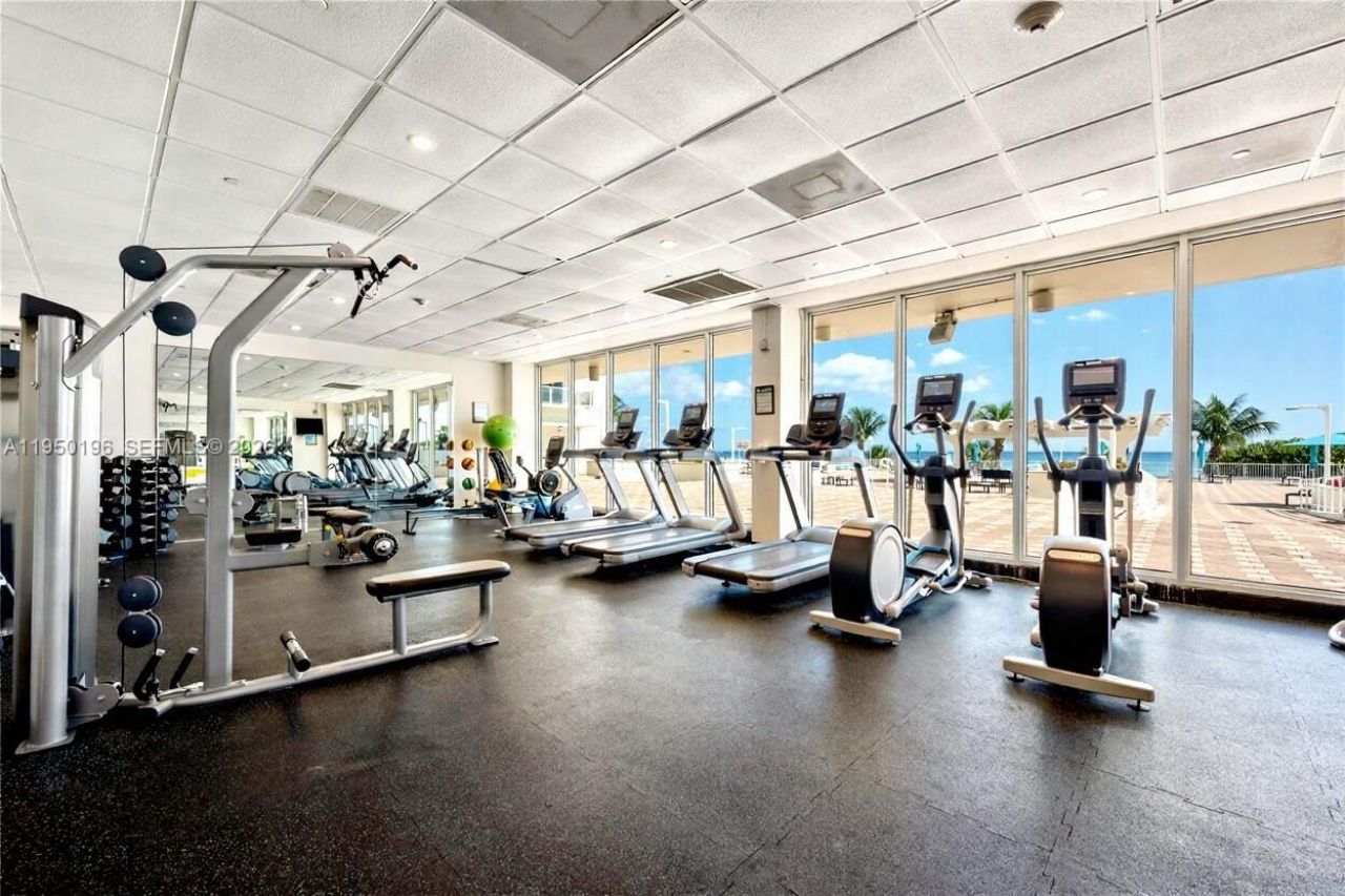 5701 Collins Ave, Unit 1417, Miami Beach, FL 33140 Photo