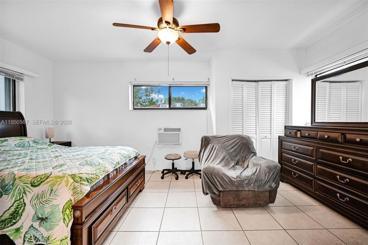 545 NW 77th St, Miami, FL 33150 Photo