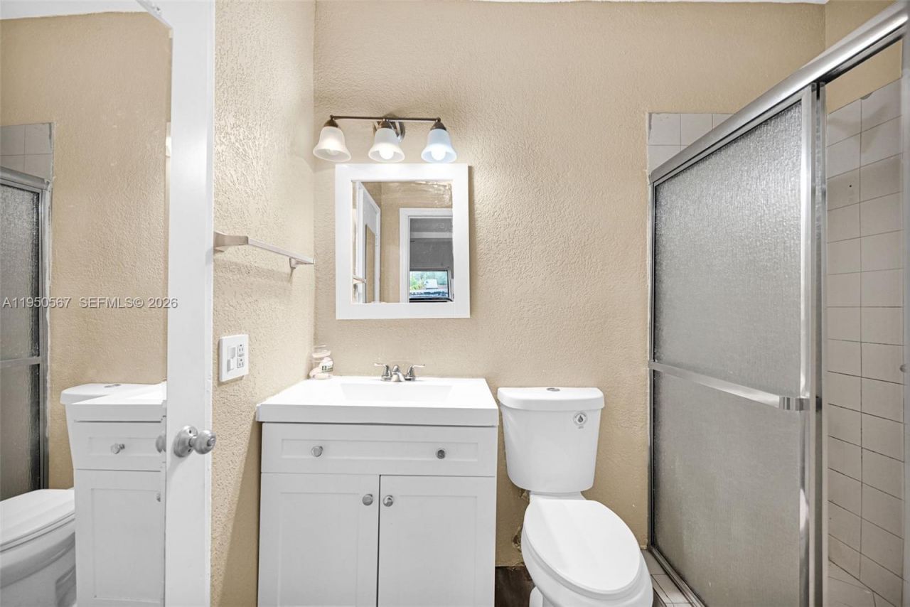 545 NW 77th St, Miami, FL 33150 Photo