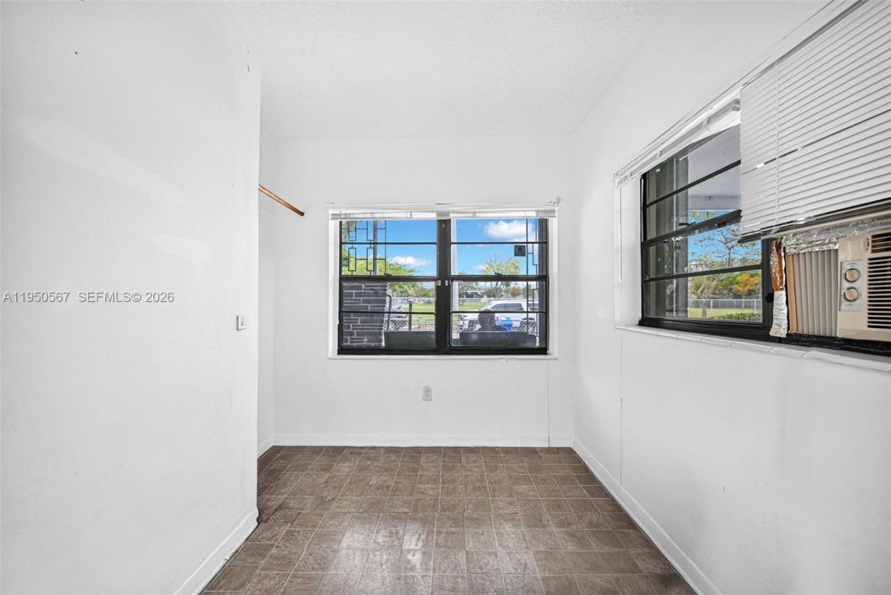 545 NW 77th St, Miami, FL 33150 Photo