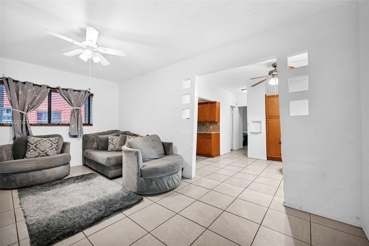 545 NW 77th St, Miami, FL 33150 Photo