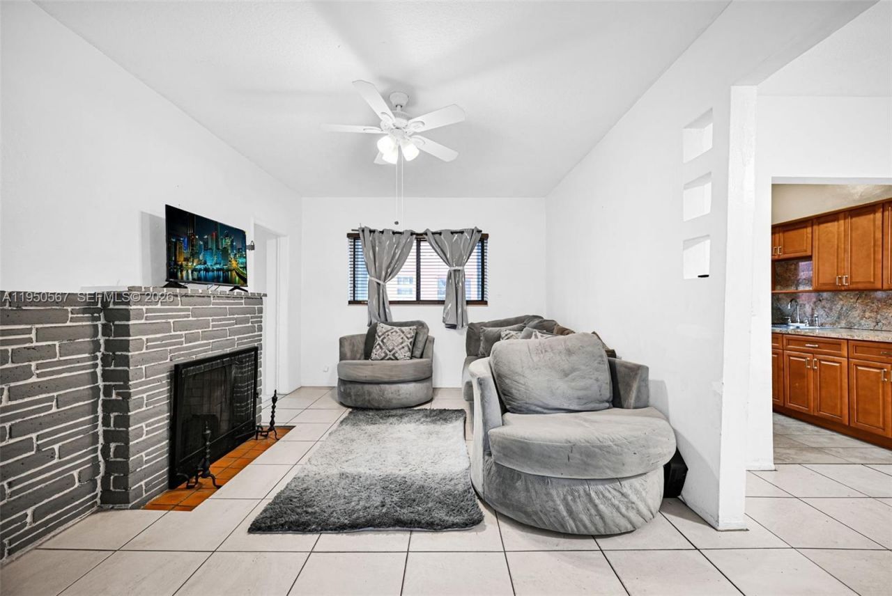 545 NW 77th St, Miami, FL 33150 Photo