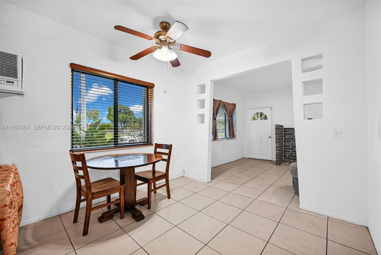 545 NW 77th St, Miami, FL 33150 Photo