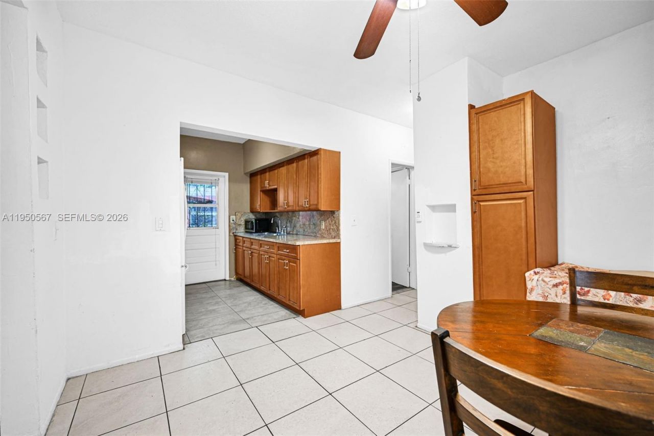 545 NW 77th St, Miami, FL 33150 Photo