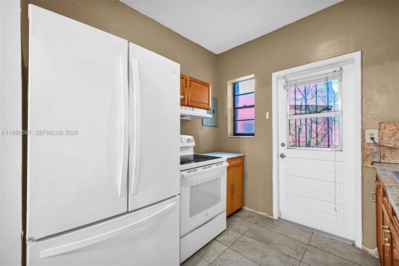 545 NW 77th St, Miami, FL 33150 Photo