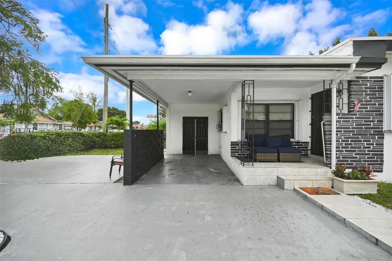 545 NW 77th St, Miami, FL 33150 Photo