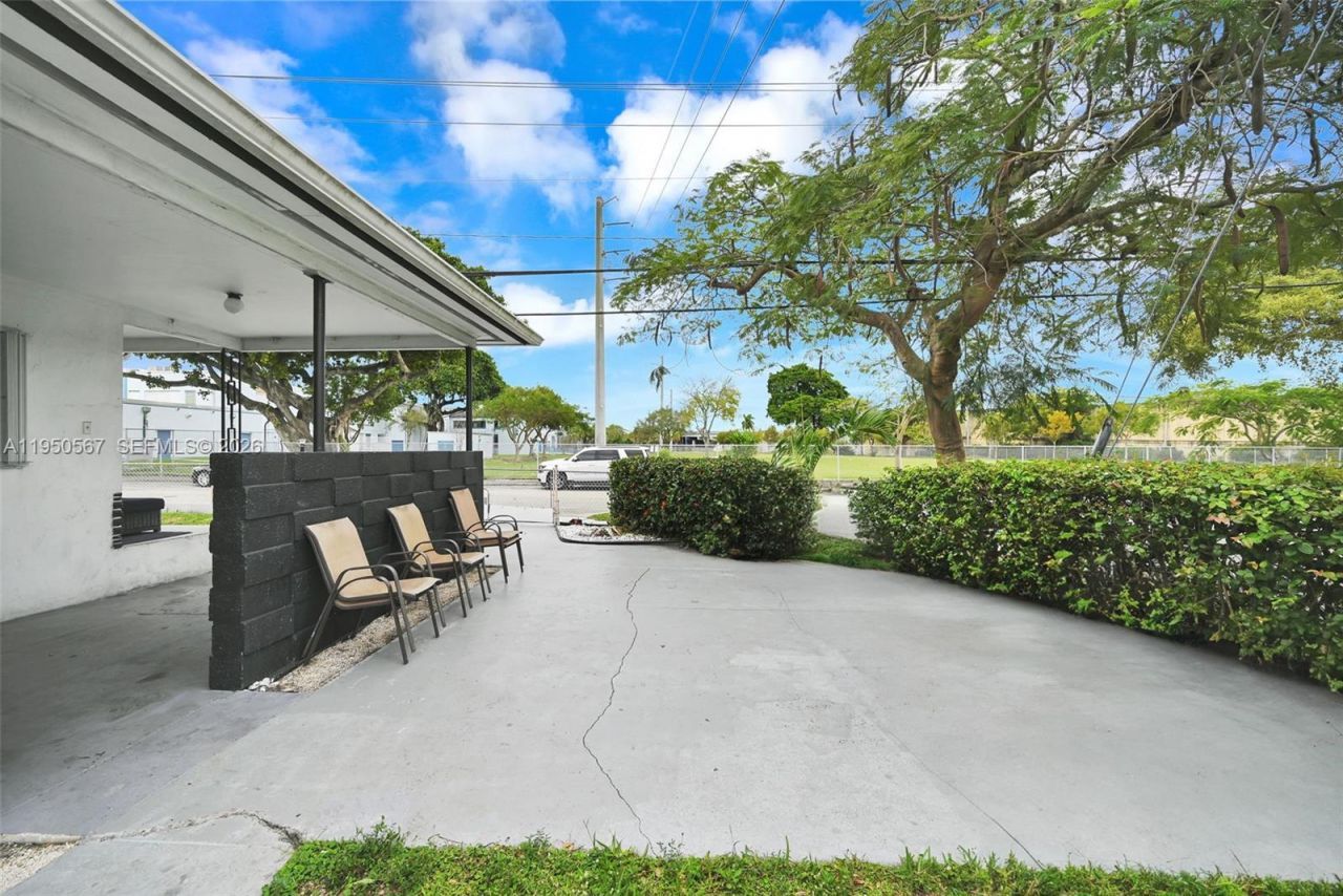 545 NW 77th St, Miami, FL 33150 Photo