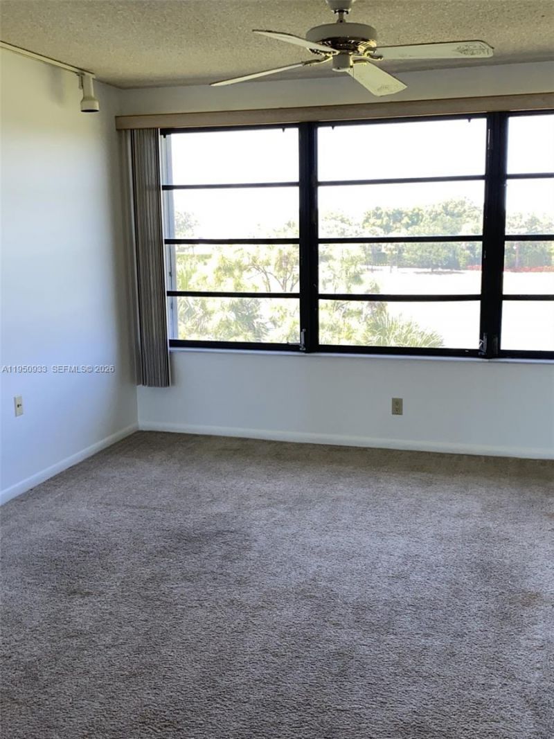 3521 Village Blvd, Unit 405, West Palm Beach, FL 33409 Photo