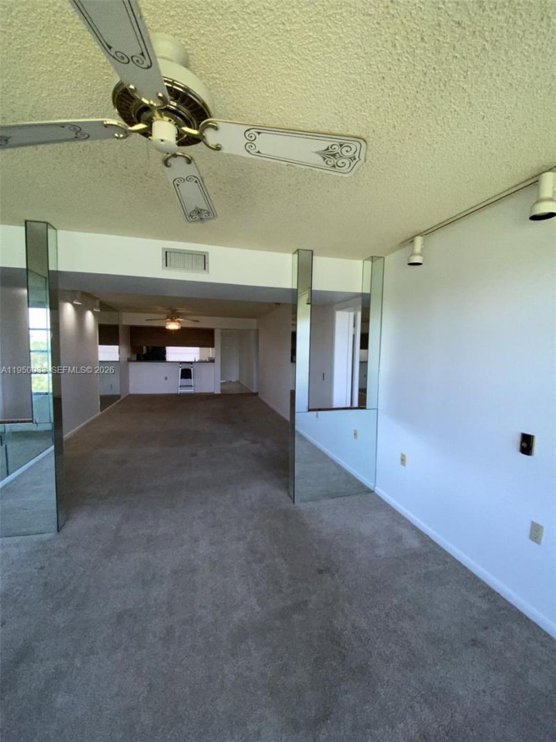 3521 Village Blvd, Unit 405, West Palm Beach, FL 33409 Photo