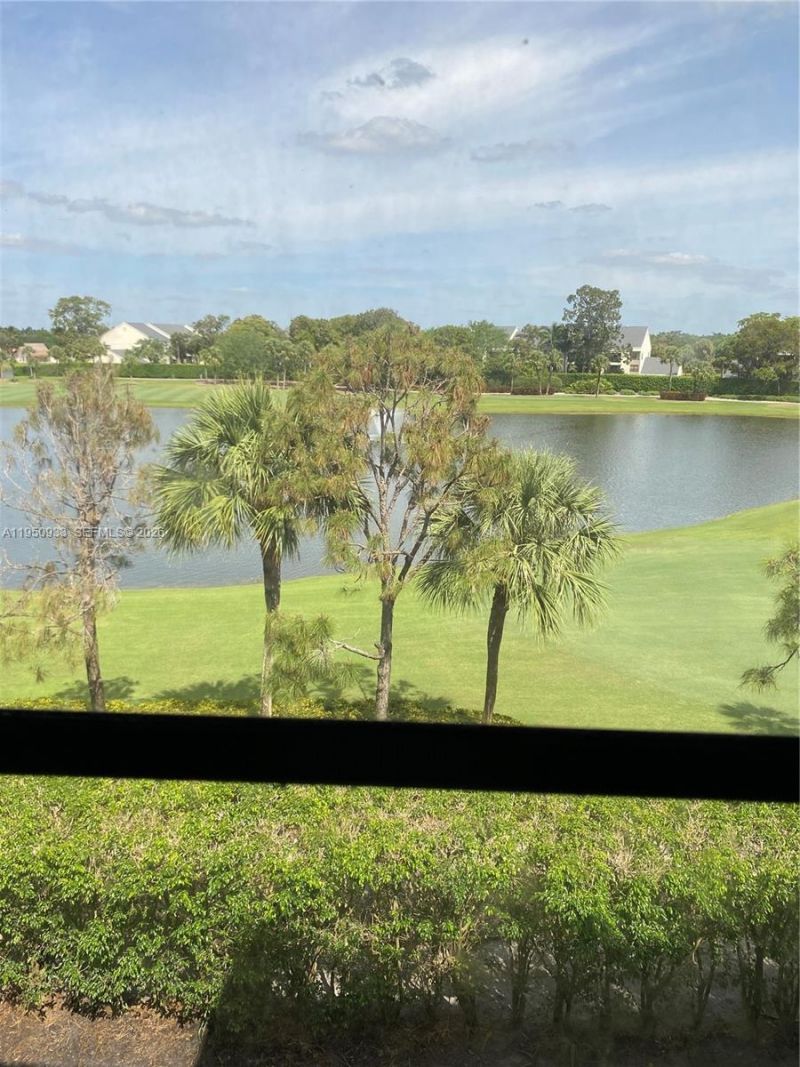 3521 Village Blvd, Unit 405, West Palm Beach, FL 33409 Photo