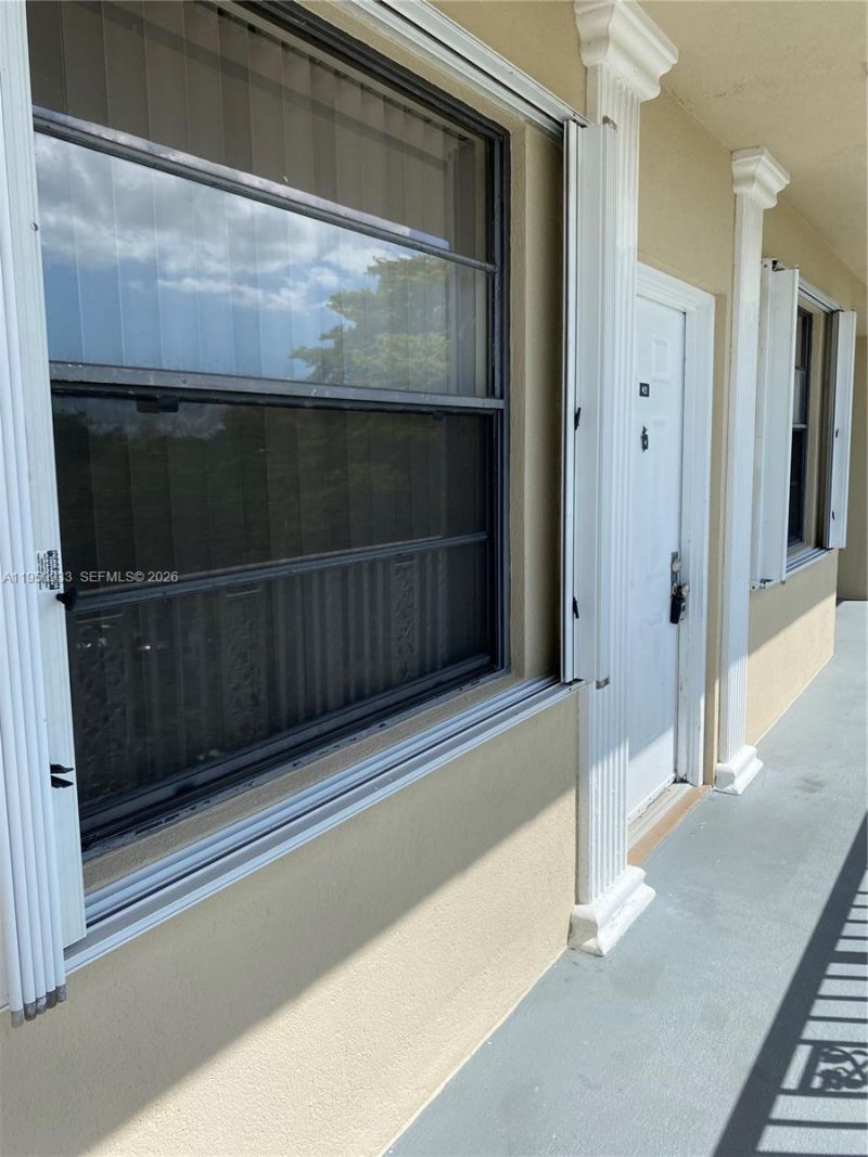 3521 Village Blvd, Unit 405, West Palm Beach, FL 33409 Photo