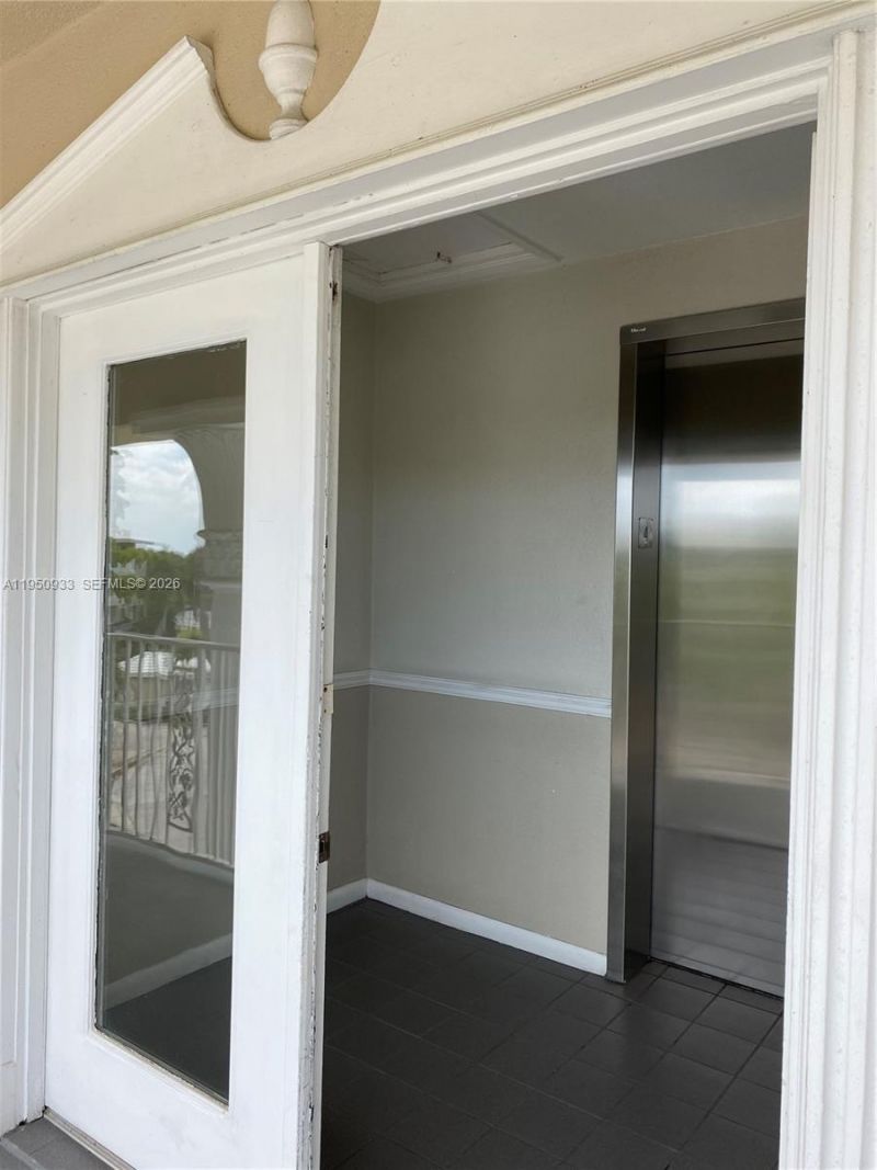 3521 Village Blvd, Unit 405, West Palm Beach, FL 33409 Photo