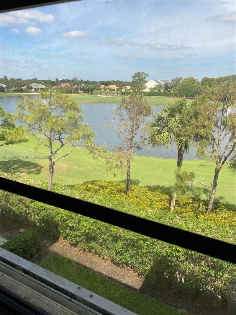 3521 Village Blvd, Unit 405, West Palm Beach, FL 33409 Photo