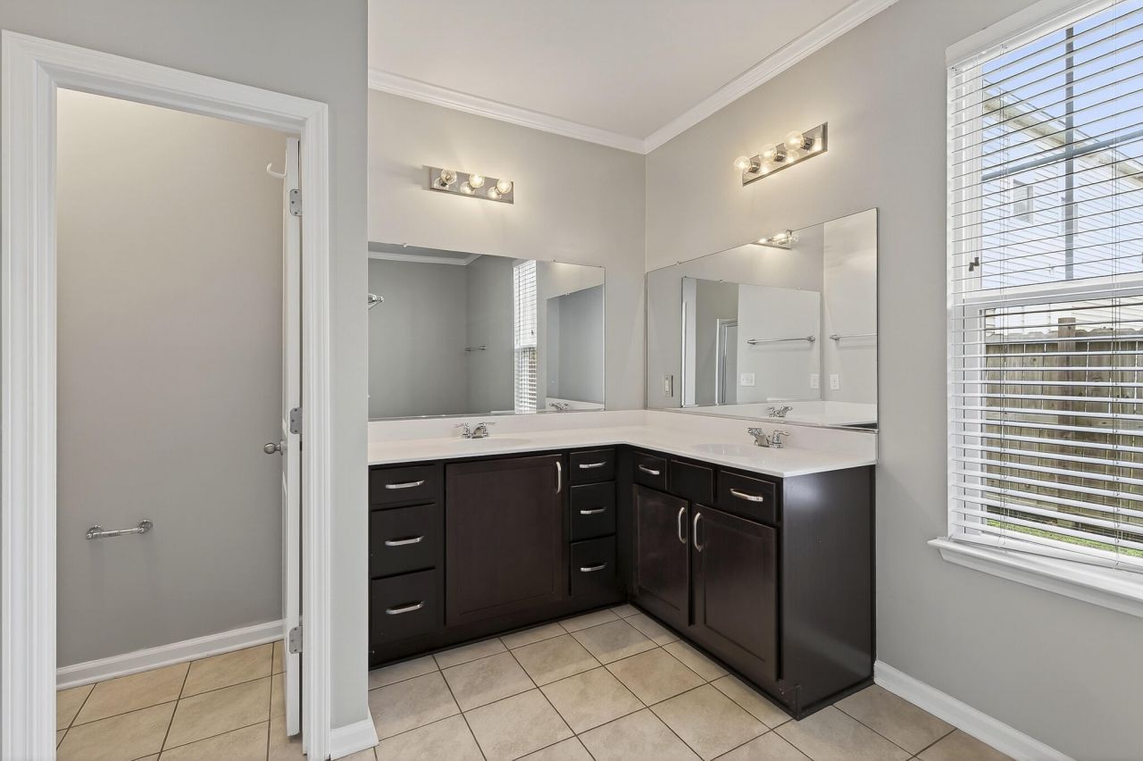 194 Cypress Forest Drive Photo 37