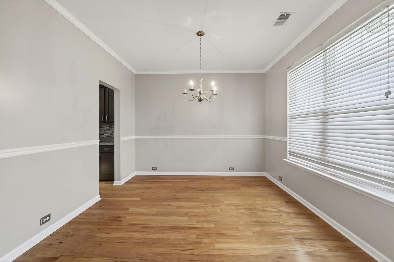 194 Cypress Forest Drive Photo 7