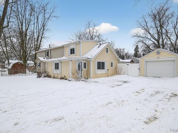39 Pine Drive, Northfield Twp, MI 48189