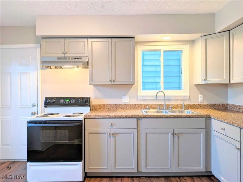 1327 15th Street NW, Canton, OH 44703 Photo 4